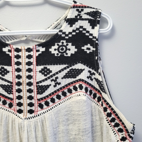 Lucky Brand Plus Size Embroidered Linen Tank Top - Picture 3 of 8